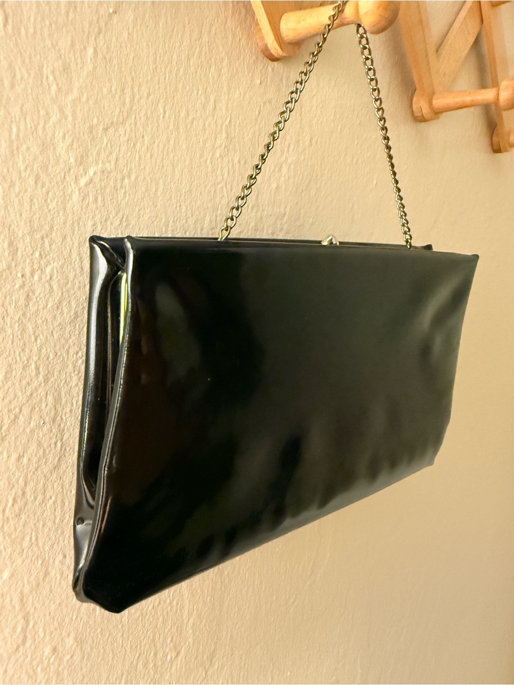 HL USA L-Harry Levine Classic Black Patent Shoulder Clutch